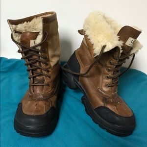 Ugg Adirondack Women’s Boots Size 7